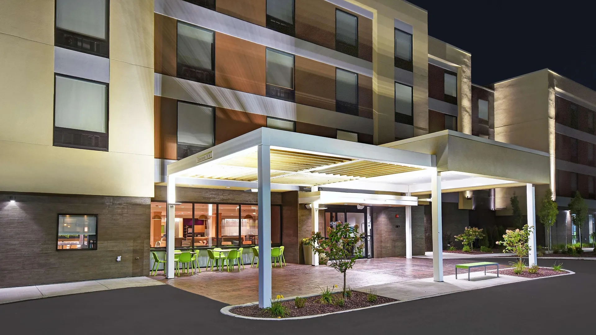 4 Business Hotels Near Riverside Mall Utica for Work Stays