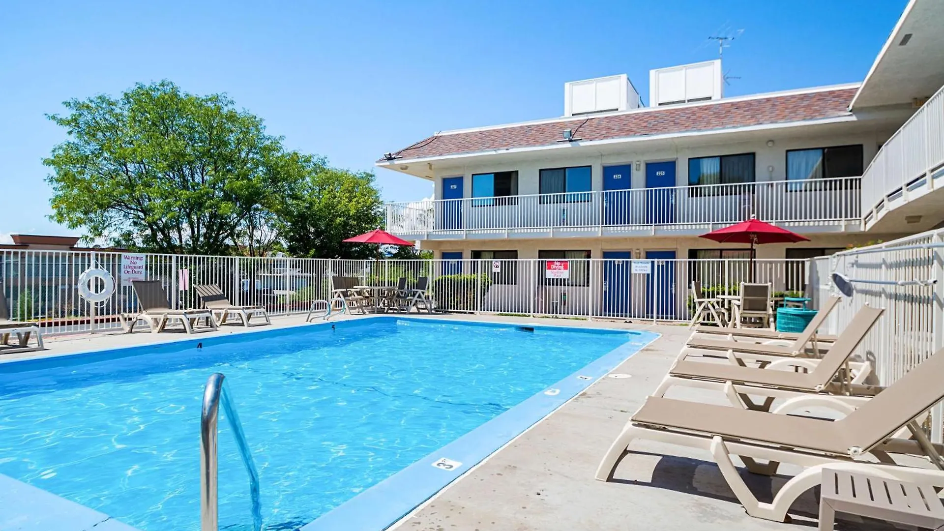 6 Top-Rated Hotels In Colorado For Solo Travelers