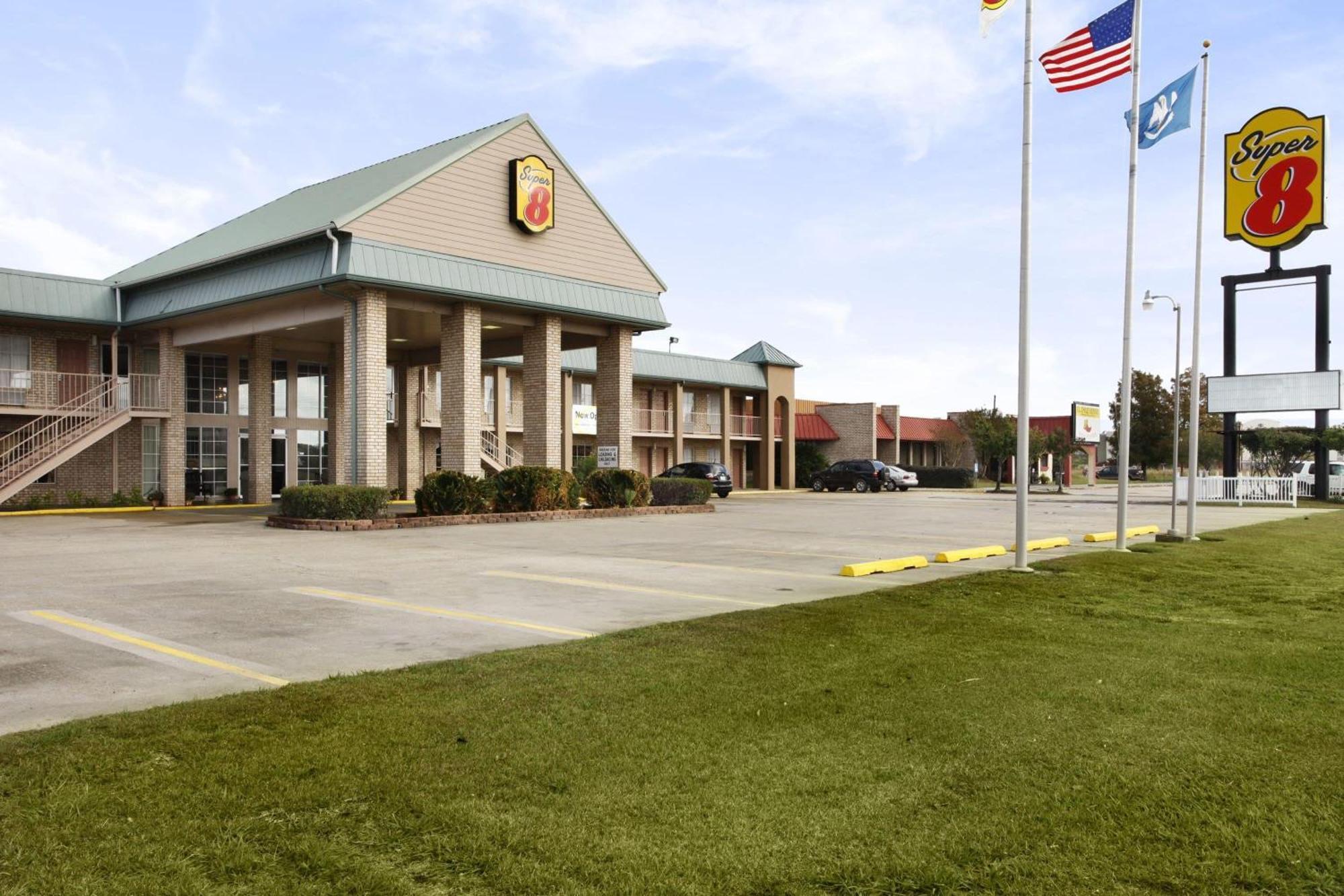 Staying in the US: 15 Super 8 By Wyndham Hotels Compared